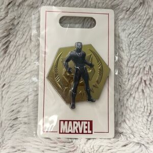 Disney Authentic Pin Trading Black Panther Gold Pin Marvel Avengers